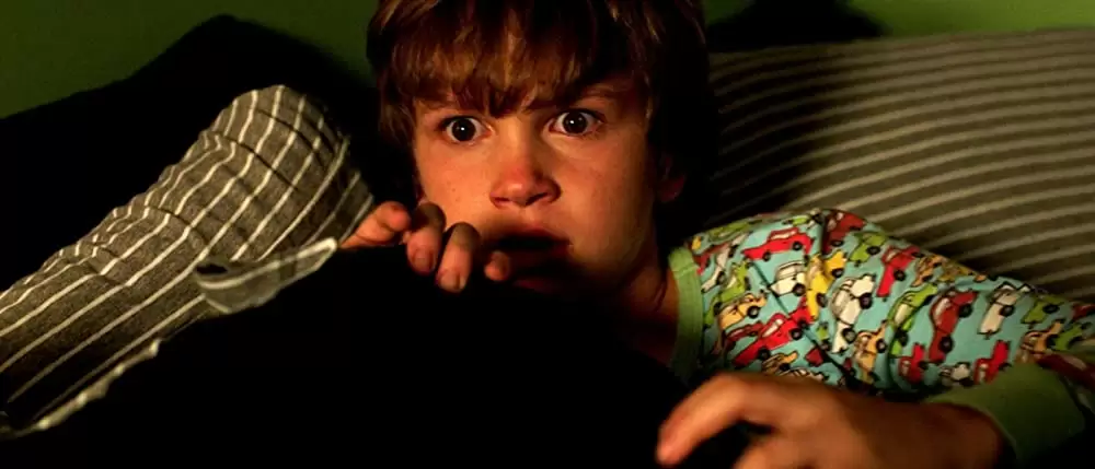 「ライト／オフ」ガブリエル・ベイトマンの画像