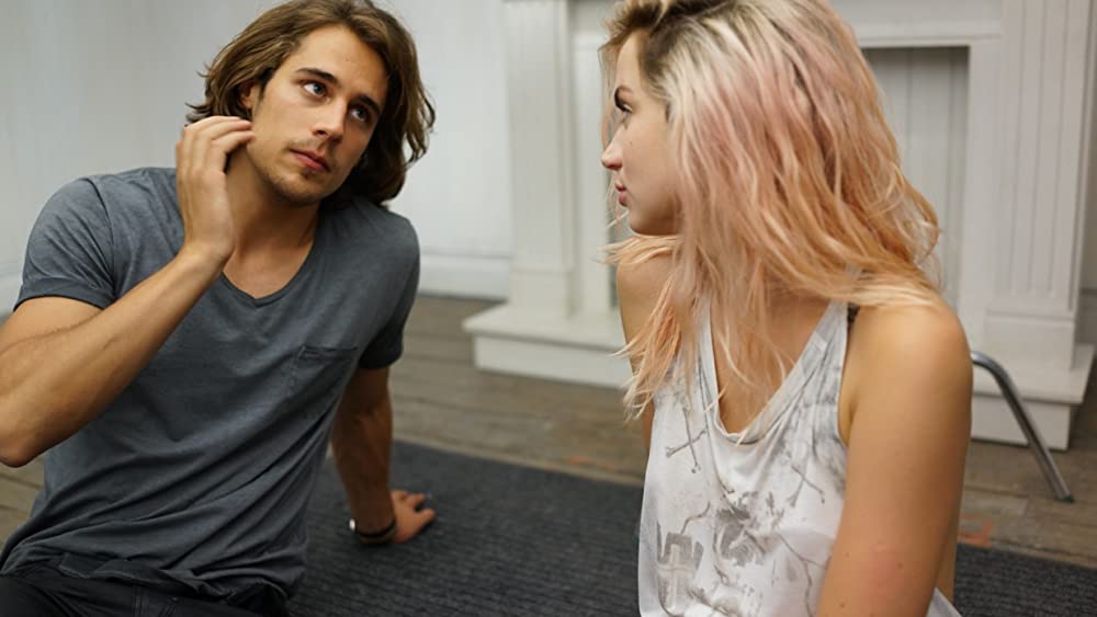 「秘密のキッス」アナ・デ・アルマス & Martiño Rivasの画像