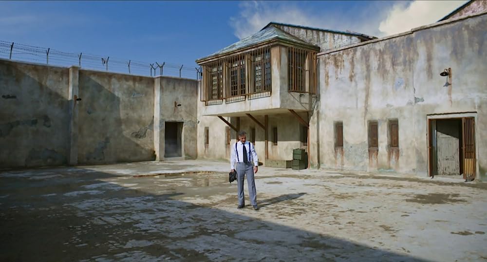 「ウォーデン 消えた死刑囚」ナビド・モハマドザデーの画像