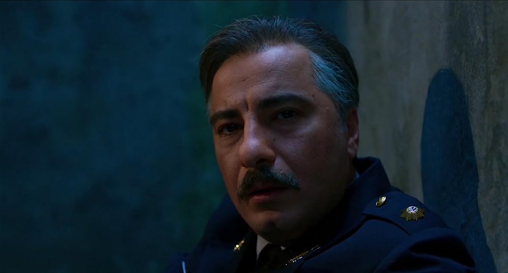 「ウォーデン 消えた死刑囚」ナビド・モハマドザデーの画像