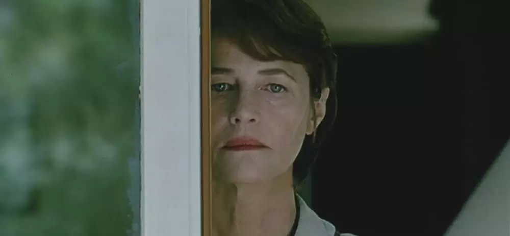 「スイミング・プール」シャーロット・ランプリングの画像