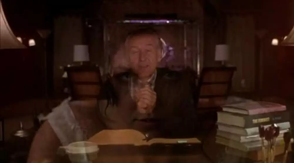 「セクレタリー」パトリック・ボーショー & マギー・ギレンホールの画像