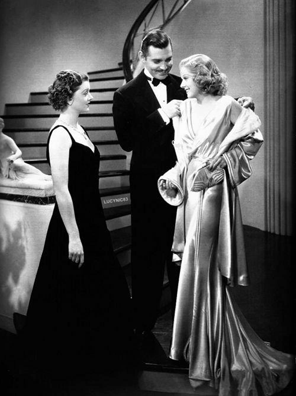 妻と女秘書の画像