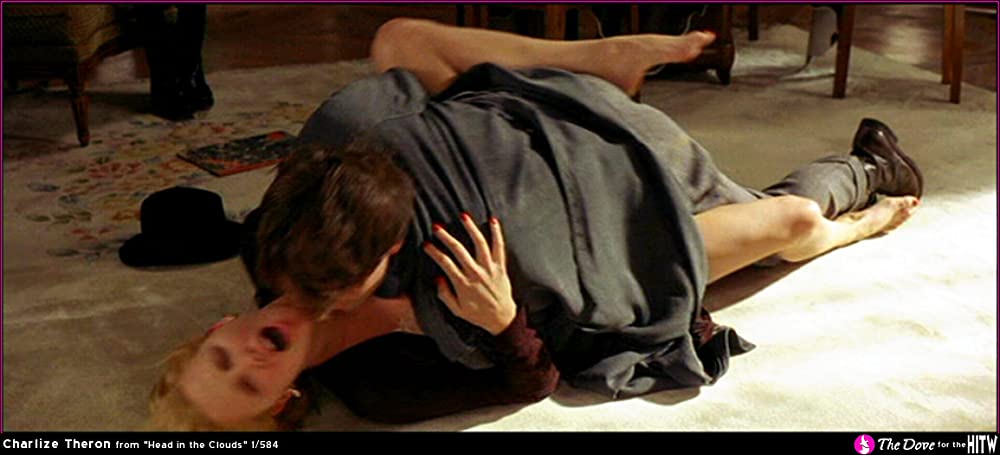 「トリコロールに燃えて」シャーリーズ・セロンの画像