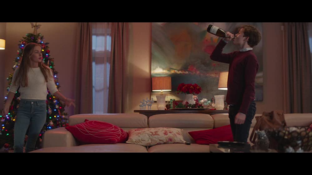 「ベター・ウォッチ・アウト: クリスマスの侵略者」オリビア・デヨング & Levi Millerの画像