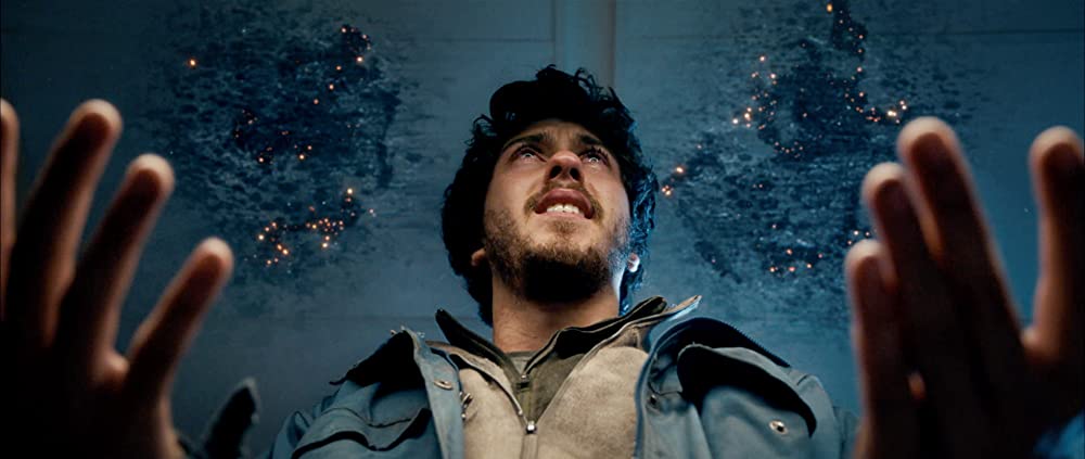 「MORTAL モータル」ナット・ウルフの画像