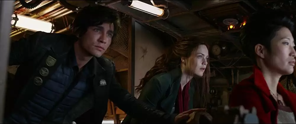 「移動都市／モータル・エンジン」ロバート・シーハン & ヘラ・ヒルマー & ジヘの画像