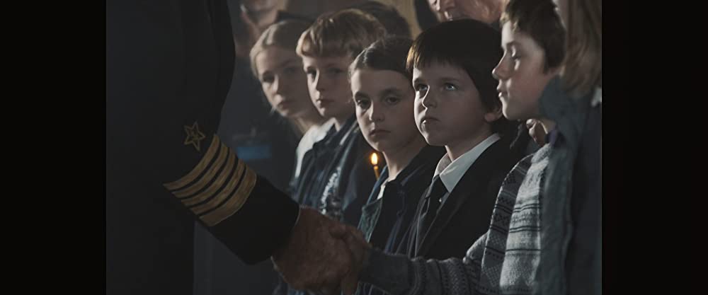 潜水艦クルスクの生存者たちの画像