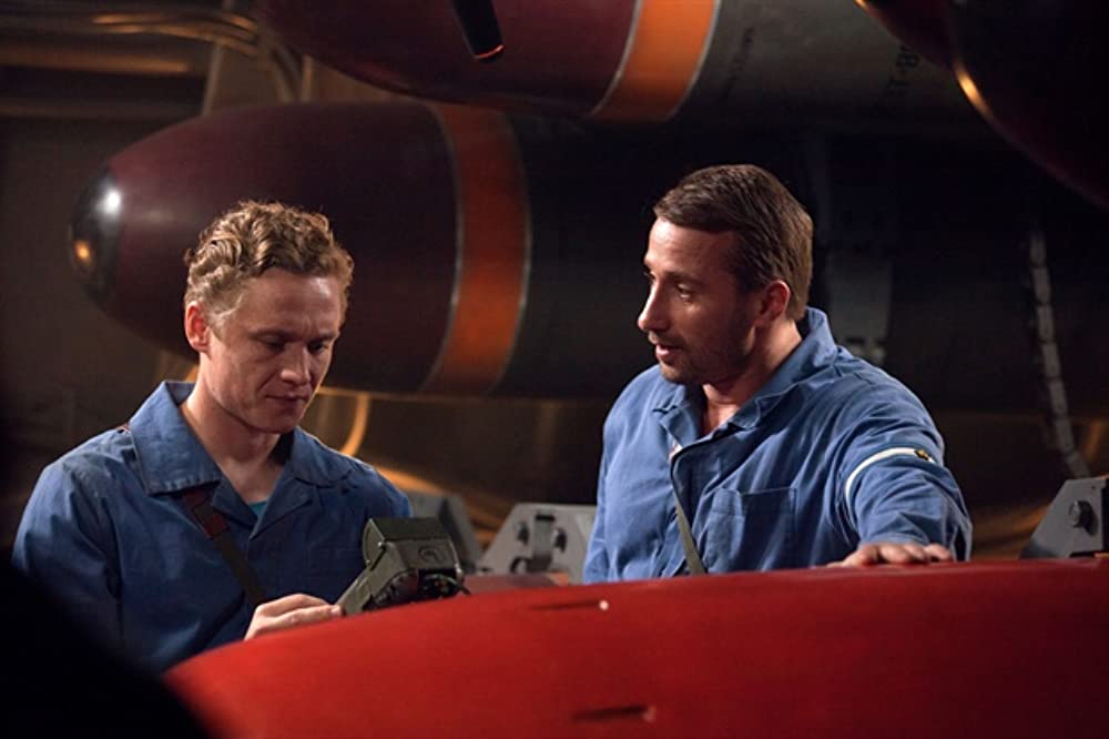 潜水艦クルスクの生存者たちの画像