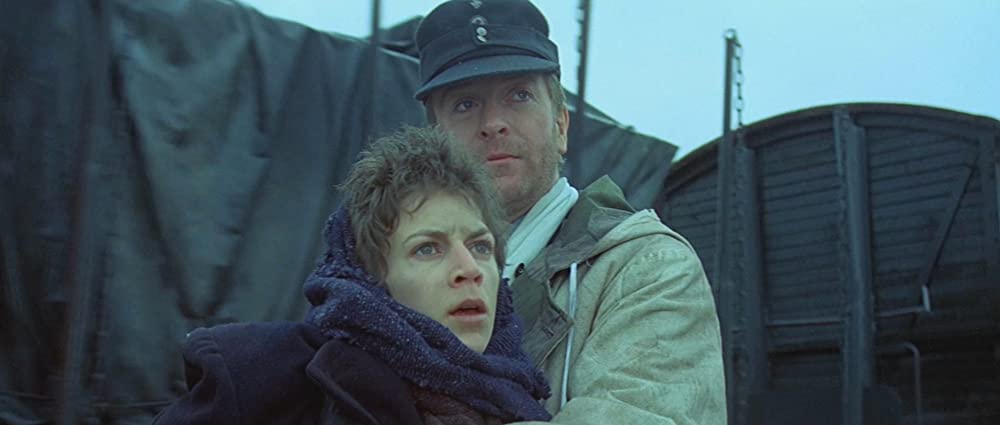 鷲は舞いおりたの画像