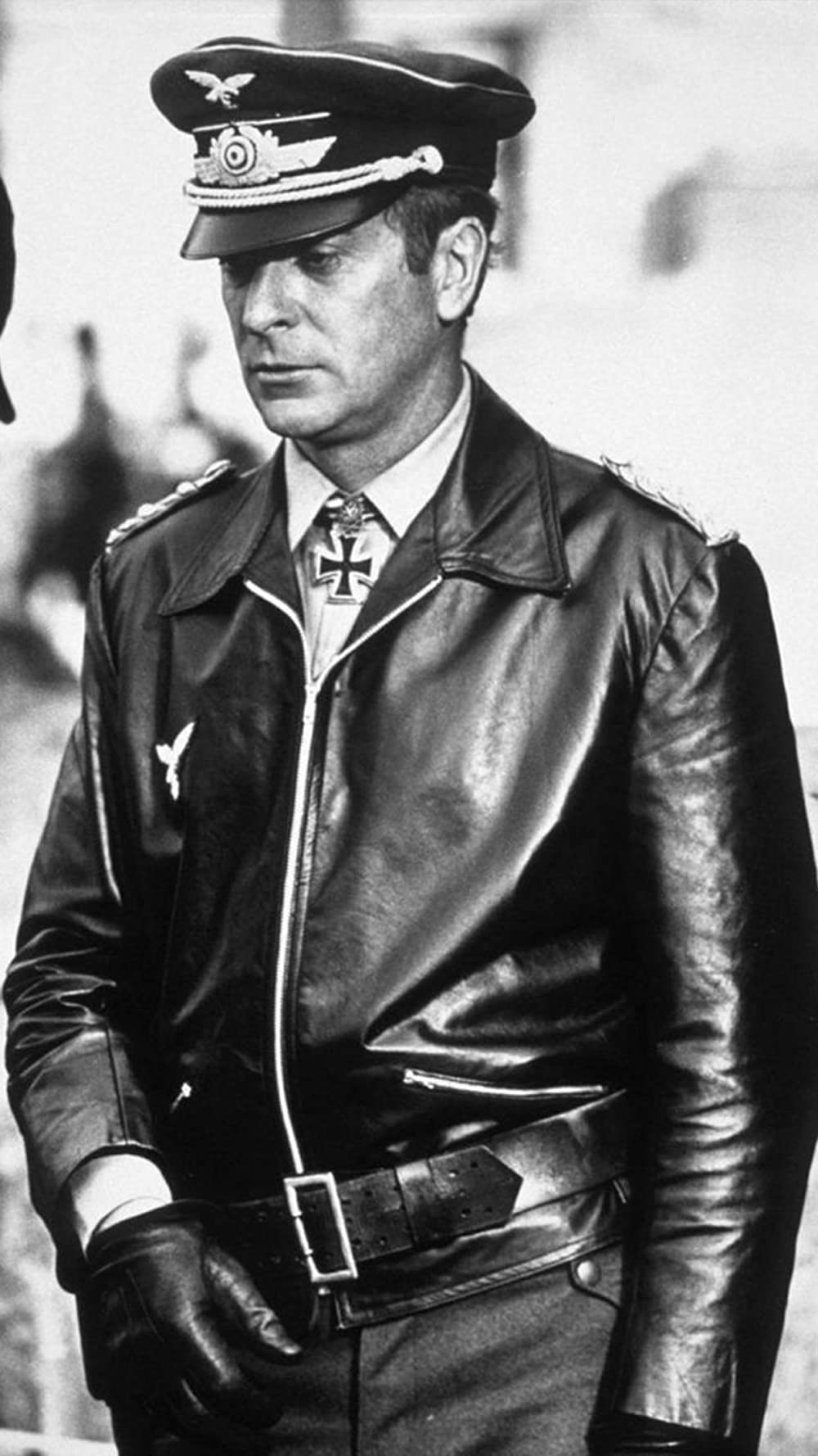 鷲は舞いおりたの画像