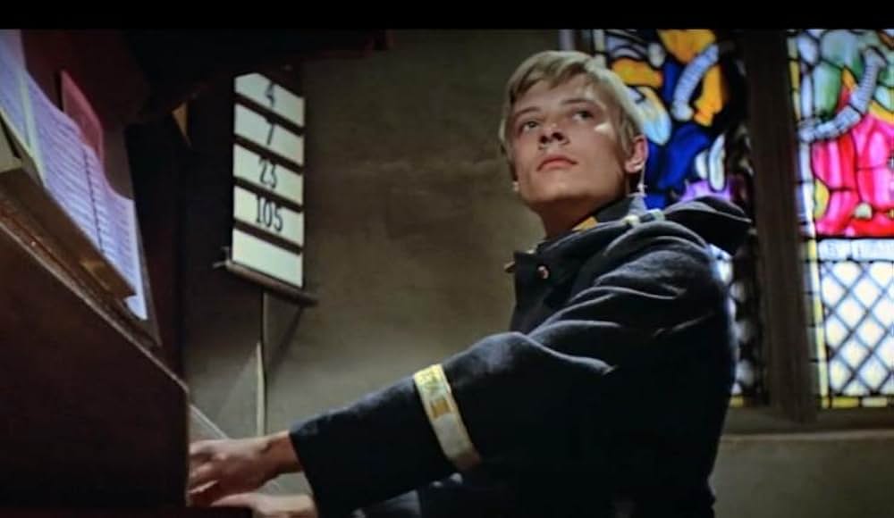 鷲は舞いおりたの画像