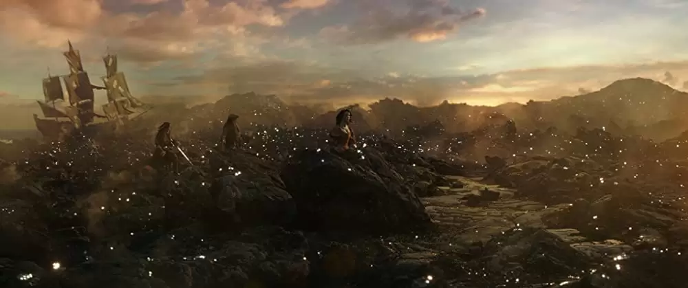 「パイレーツ・オブ・カリビアン 最後の海賊」ジョニー・デップ & ジェフリー・ラッシュ & カヤ・スコデラーリオの画像