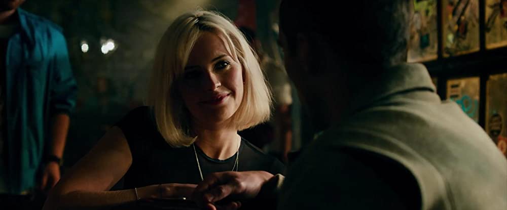 「アウトバーン」フェリシティ・ジョーンズの画像