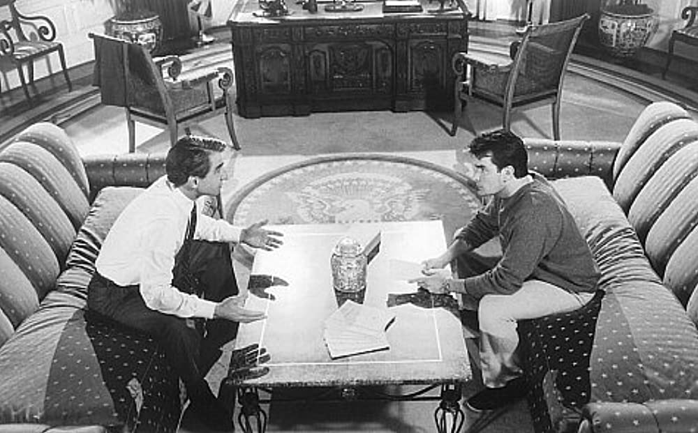 「ザ・ターゲット」チャーリー・シーン & サム・ウォーターストンの画像