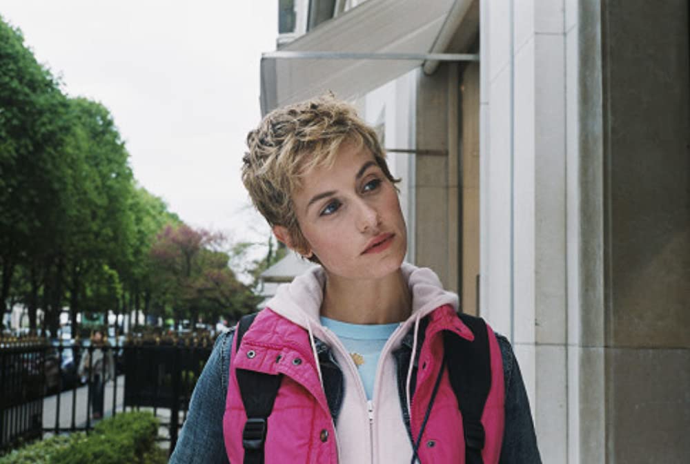 「モンテーニュ通りのカフェ」セシル・ドゥ・フランスの画像