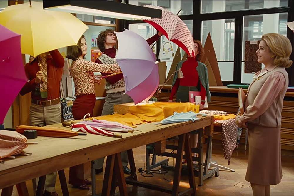 「しあわせの雨傘」カトリーヌ・ドヌーブ & カリン・ビアールの画像