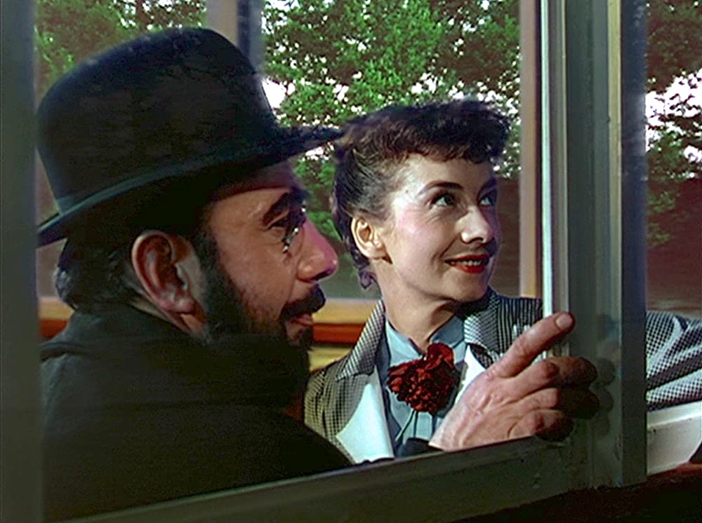 赤い風車の画像