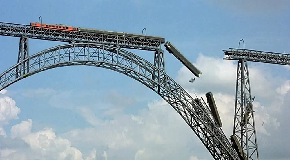 カサンドラ・クロスの画像