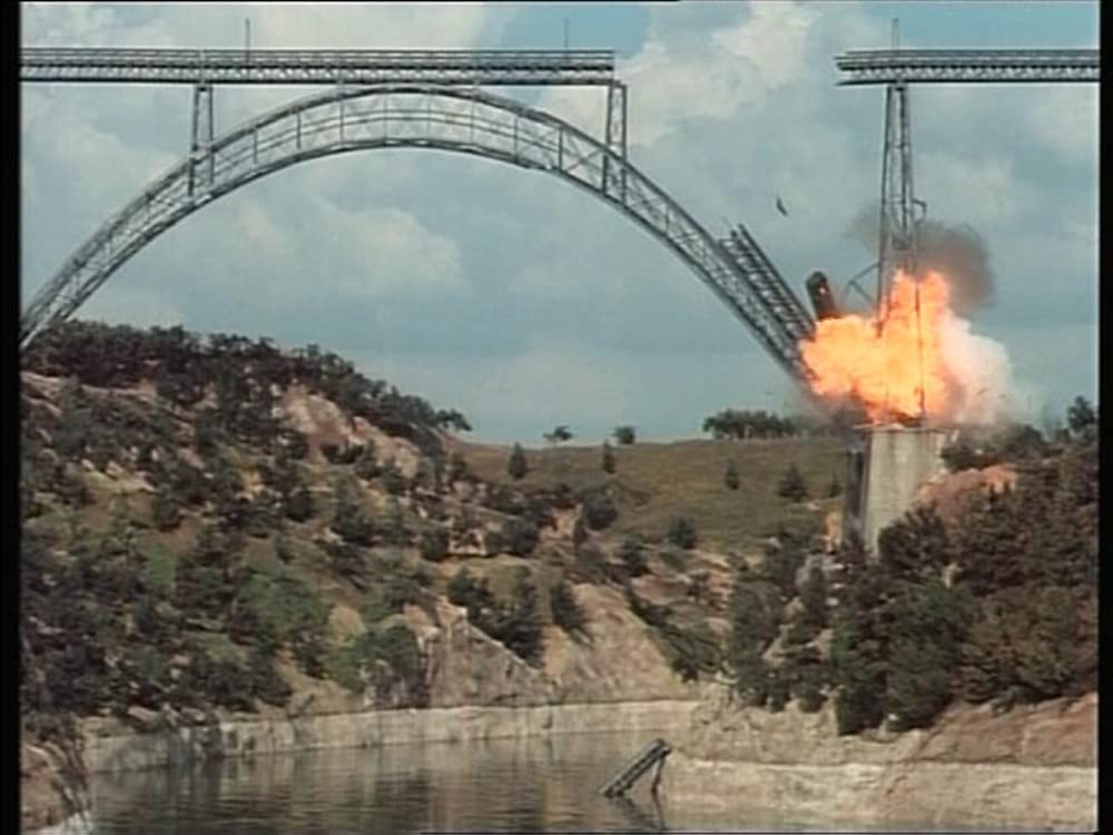 カサンドラ・クロスの画像