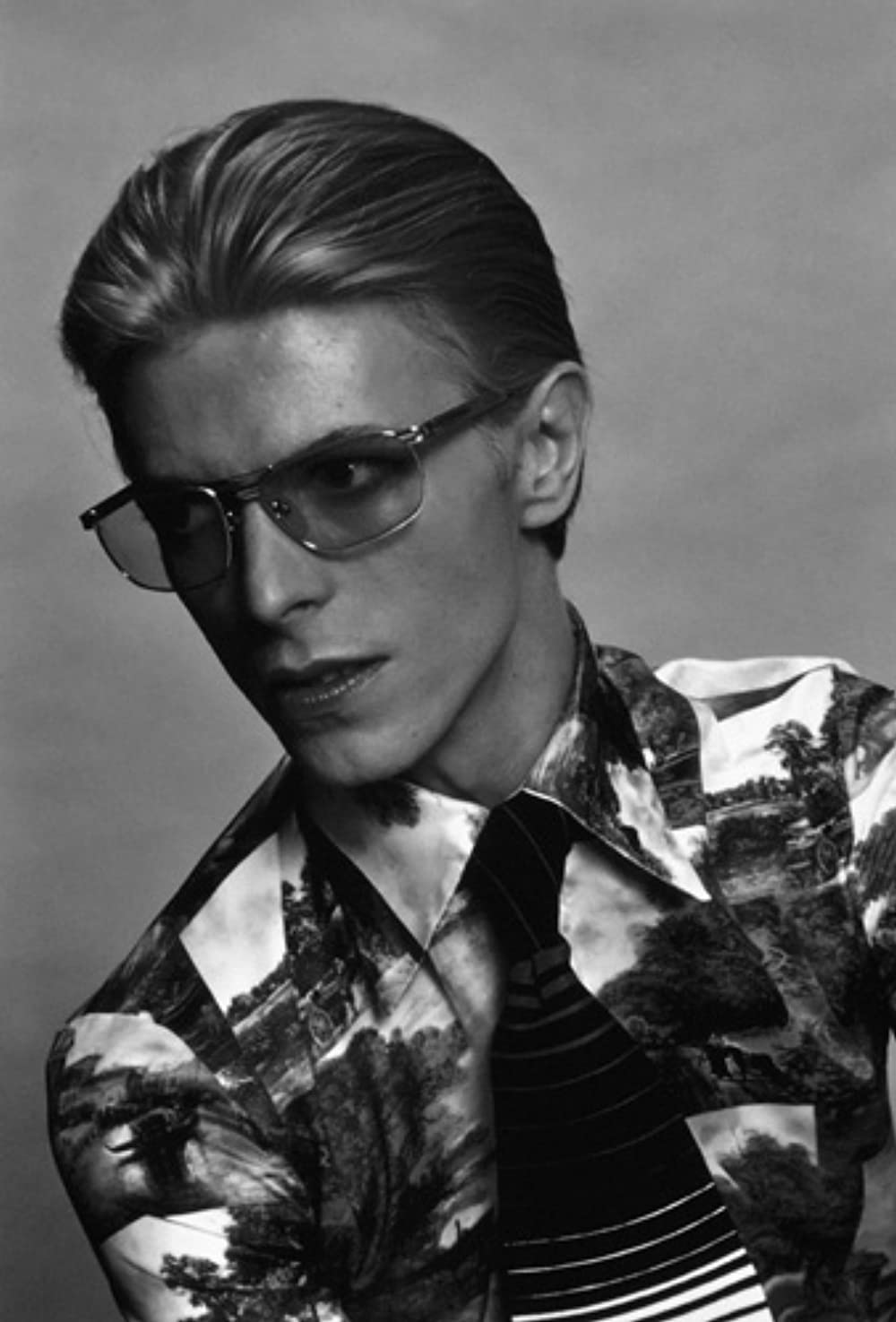 地球に落ちて来た男の画像