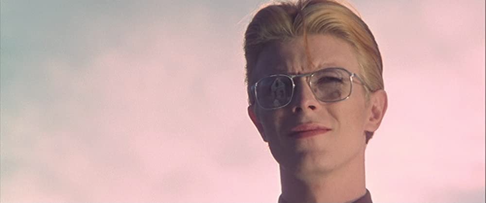 地球に落ちて来た男の画像