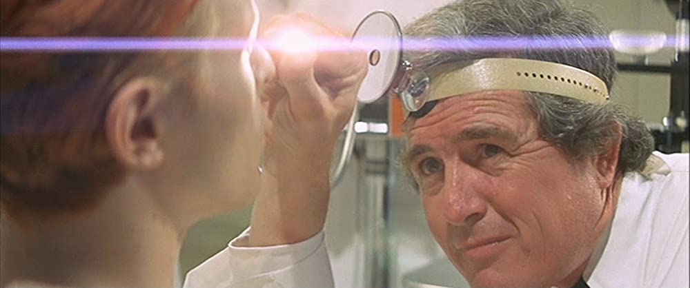 地球に落ちて来た男の画像