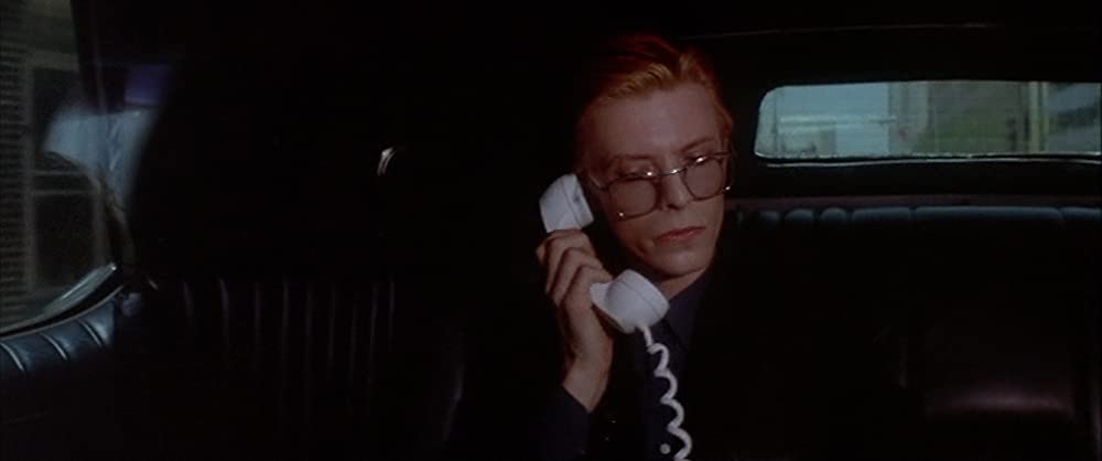 地球に落ちて来た男の画像