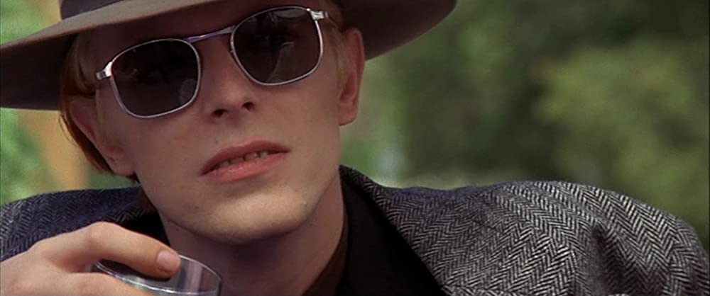 地球に落ちて来た男の画像