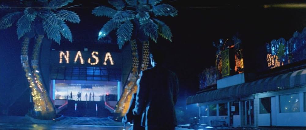 ヒーロー・ネバー・ダイの画像