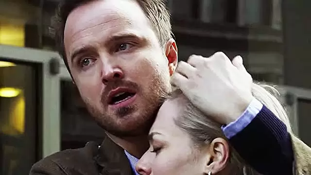 「パパが遺した物語」アーロン・ポール & アマンダ・セイフライドの画像