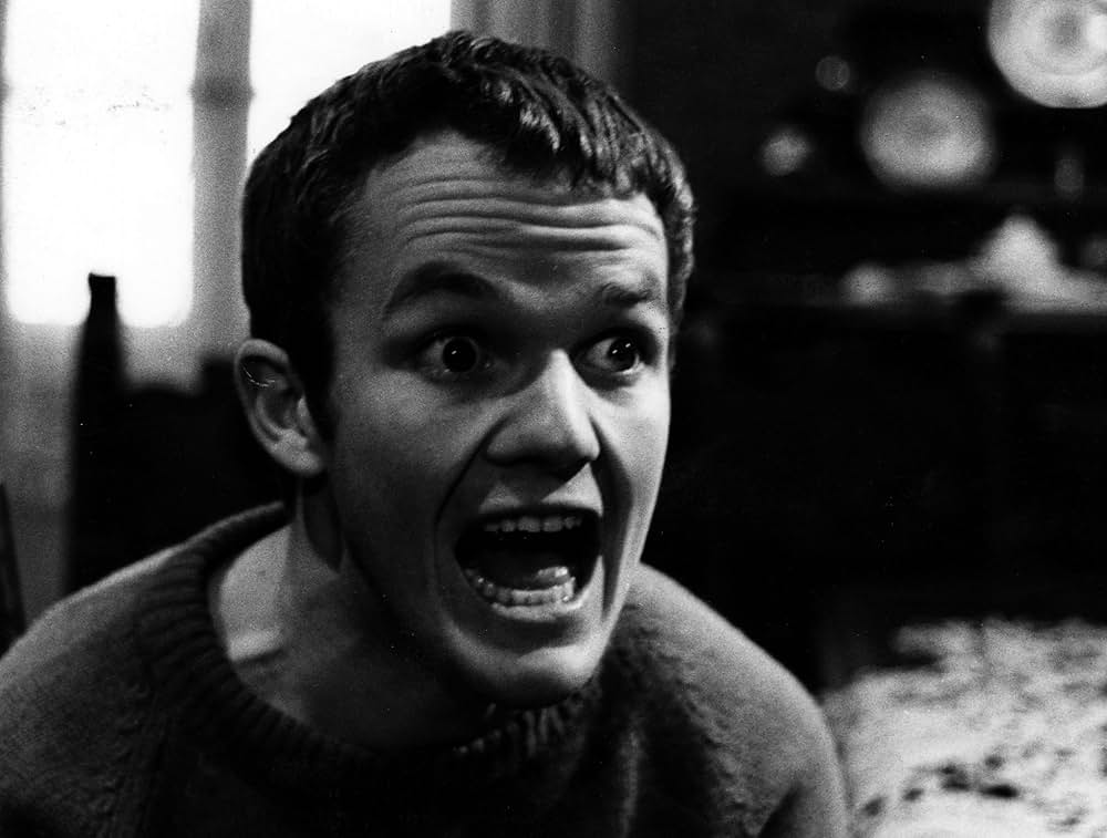 ポケットの中の握り拳の画像