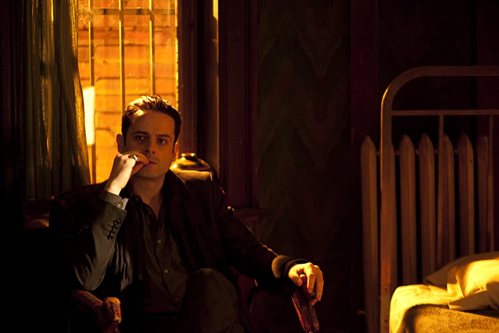 「コンフィデンスマン ある詐欺師の男」ルーク・カービーの画像