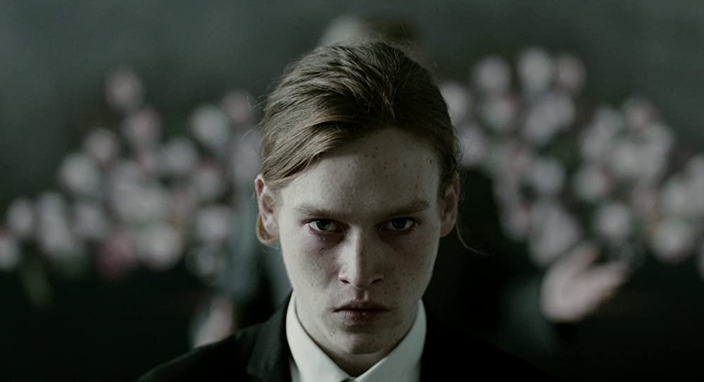 「アンチヴァイラル」ケイレブ・ランドリー・ジョーンズの画像