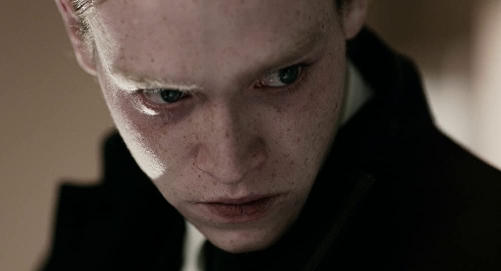 「アンチヴァイラル」ケイレブ・ランドリー・ジョーンズの画像