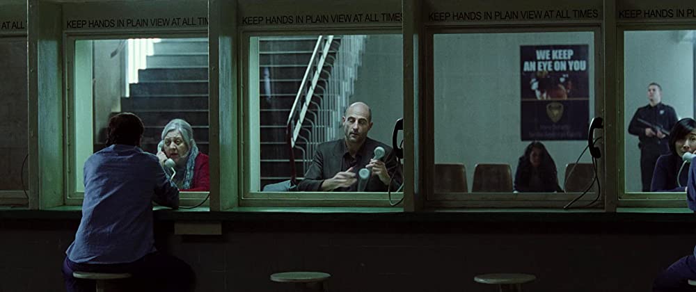 「記憶探偵と鍵のかかった少女」マーク・ストロングの画像