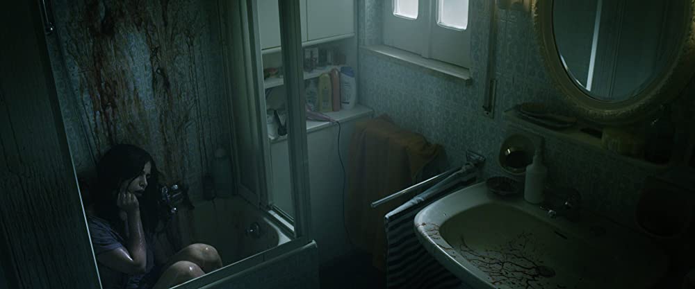 モンスター 変身する美女の画像