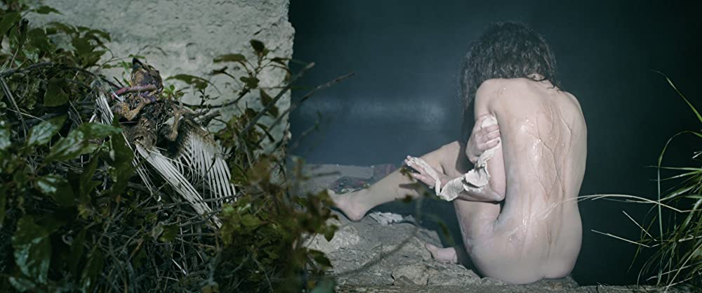 モンスター 変身する美女の画像