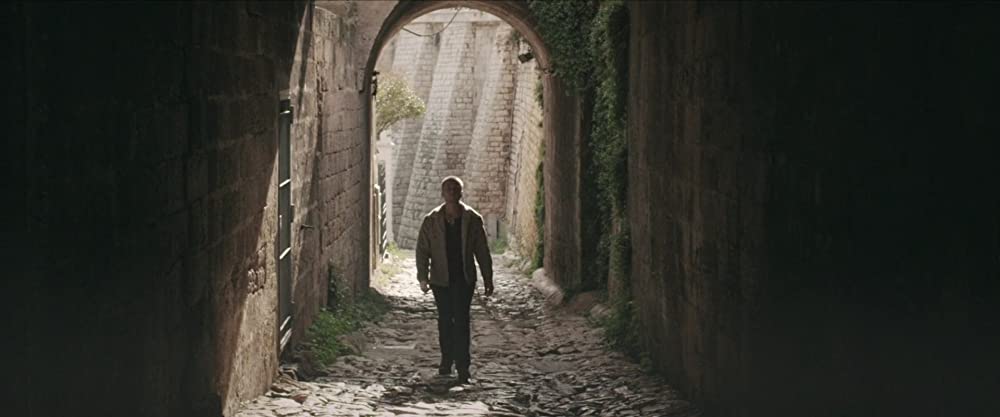 モンスター 変身する美女の画像