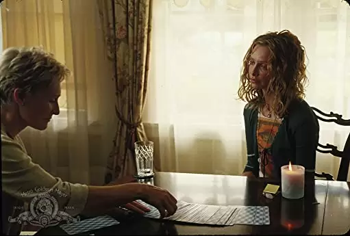 「彼女を見ればわかること」グレン・クローズ & キャリスタ・フロックハートの画像