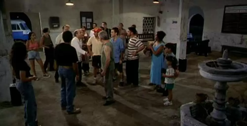 バスを待ちながらの画像