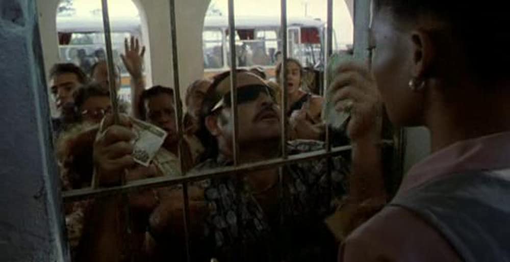 バスを待ちながらの画像