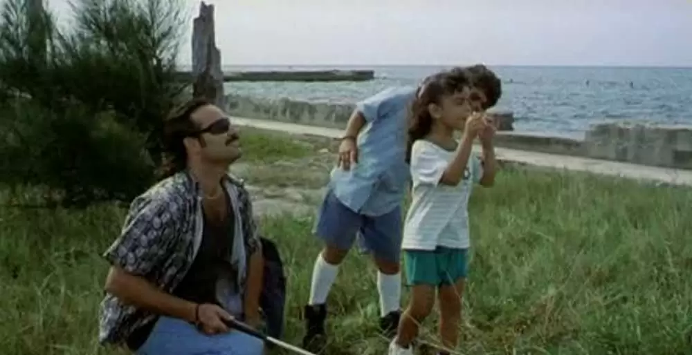 「バスを待ちながら」ホルヘ・ペルゴリアの画像