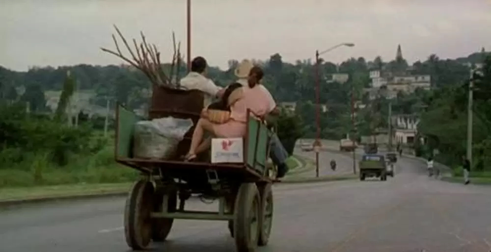 バスを待ちながらの画像