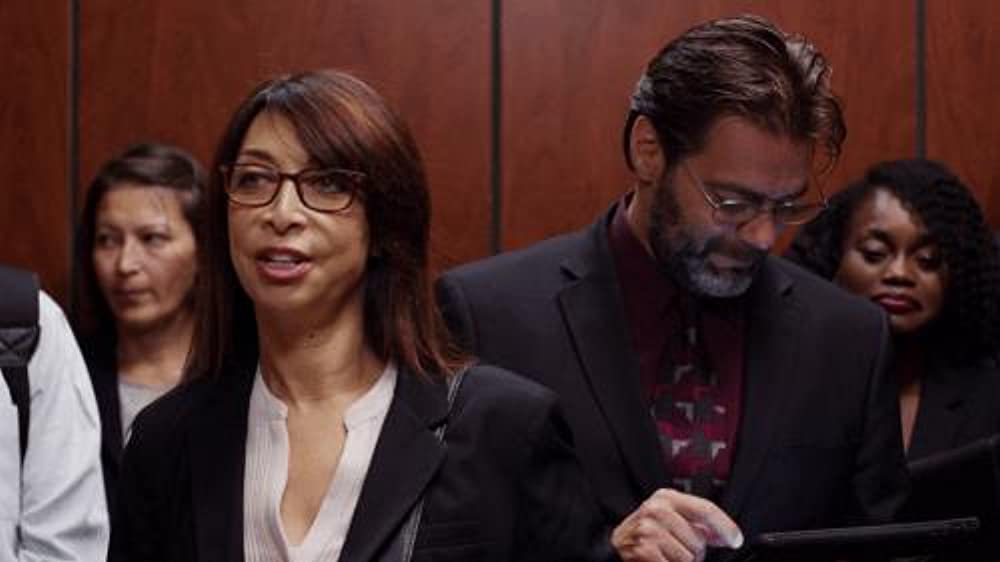 「メガ・シャークVSグレート・タイタン」イリアナ・ダグラスの画像