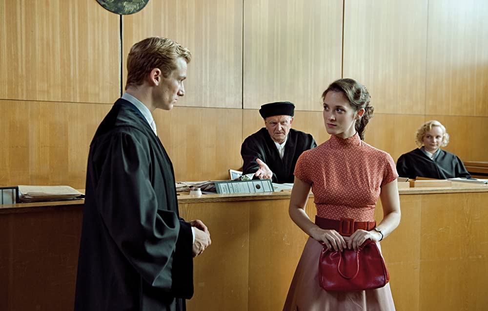 顔のないヒトラーたちの画像