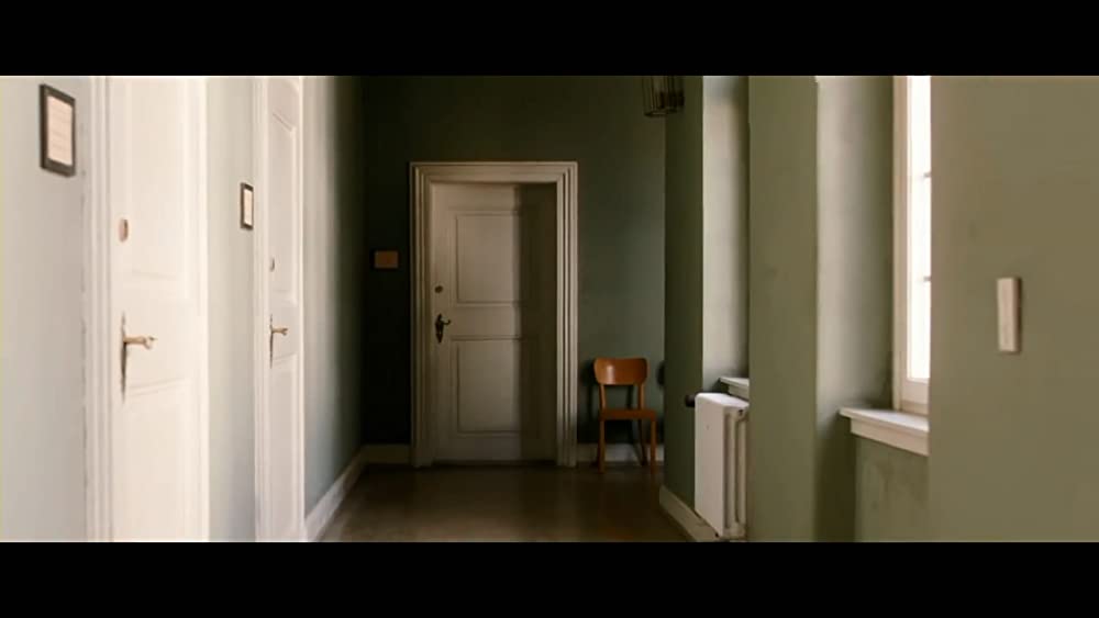 顔のないヒトラーたちの画像