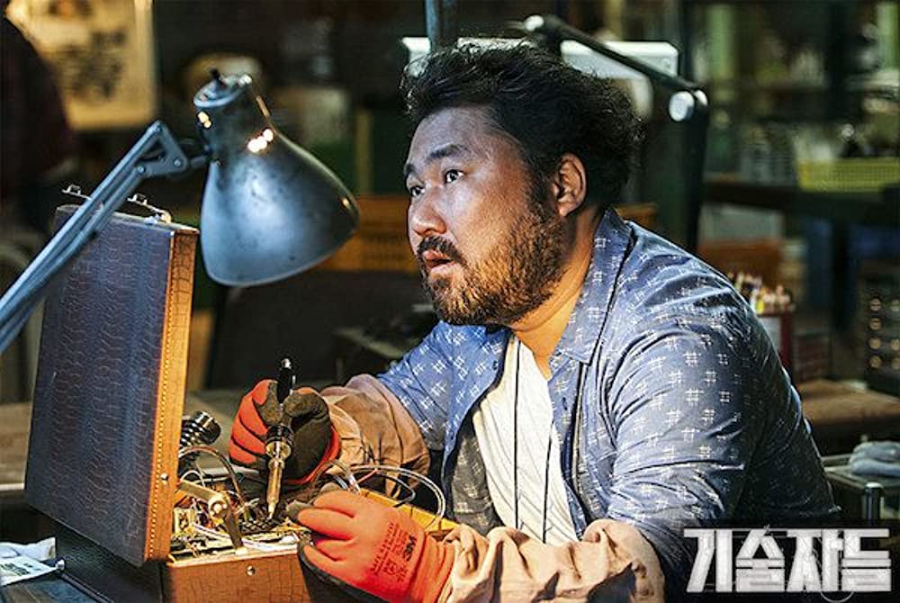 技術者たちの画像