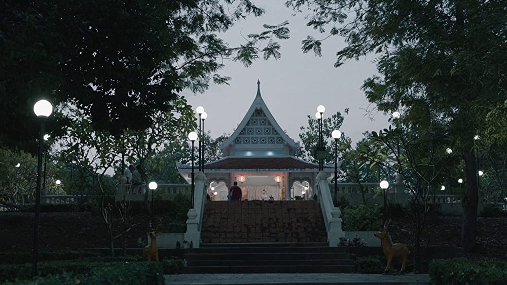 光りの墓の画像