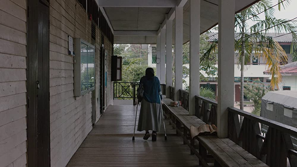 光りの墓の画像